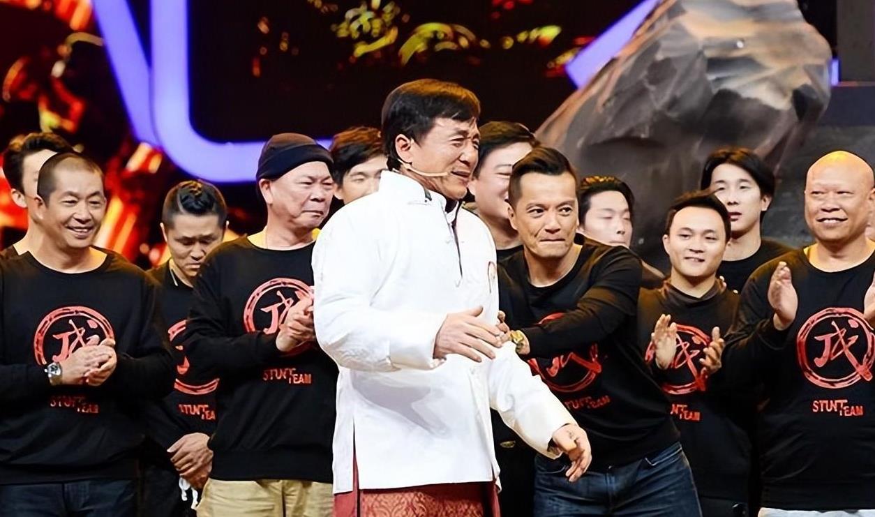 成龙的接班人沦为18线演员,16年前的新七小福组合,为何走向没落