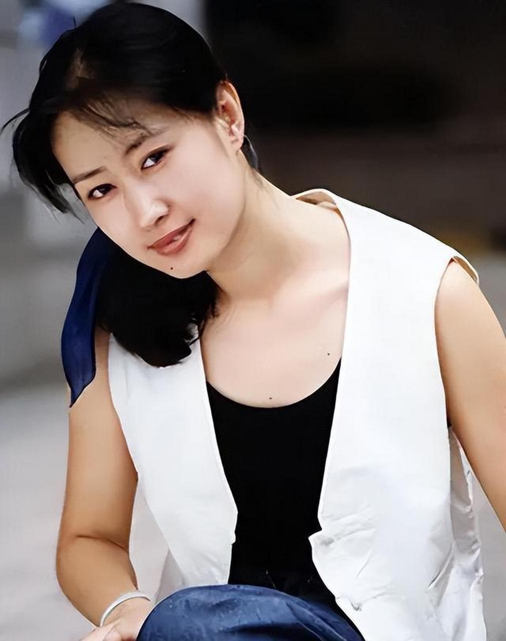 37岁刘敏涛,七年婚姻一朝断!含泪告别渣男丈夫的她决心重获新生.