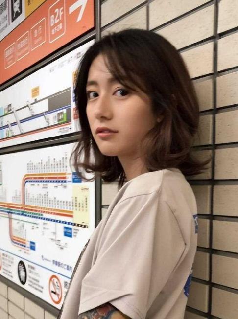 李诞女友黑尾酱晒大尺度性感照,网友:喝多了放飞自我的吗?