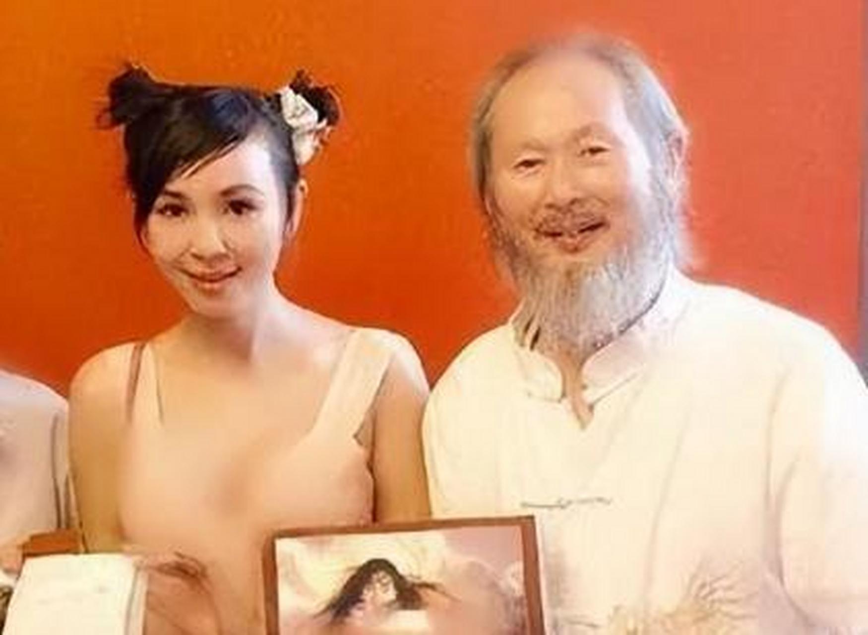 画家李壮平挑战极限,让未成年女儿裸体作画六年共创百幅惊世之作.