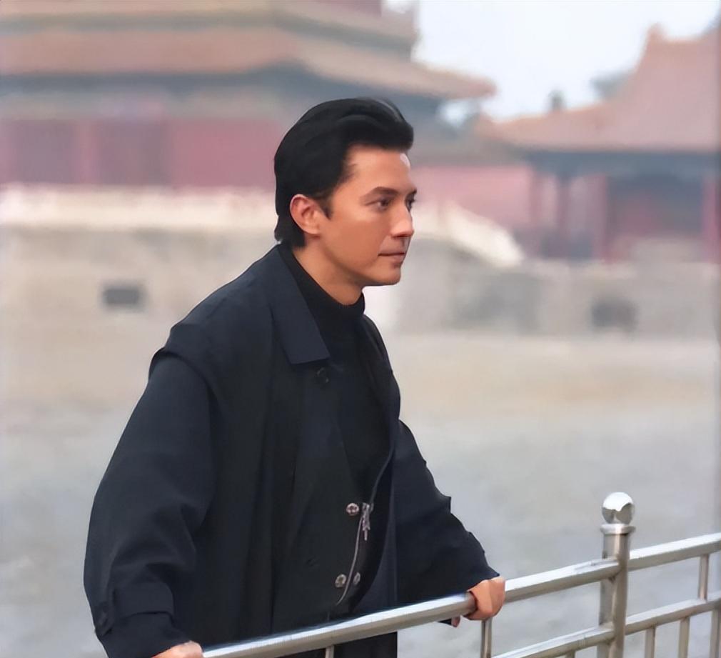 尊龙是"全网想嫁的男人",生来被父母遗弃,却迷倒林青霞和陈冲