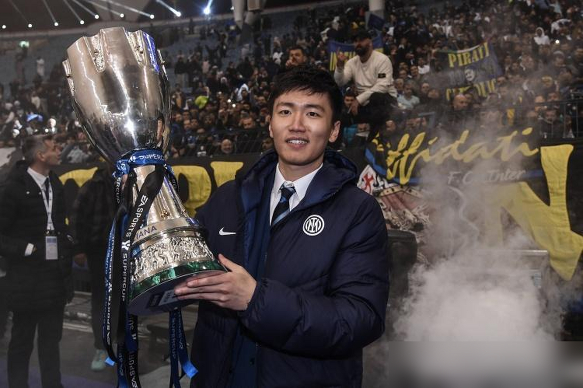 张康阳意外失去国际米兰掌控权,凄凉声明引爆网络.