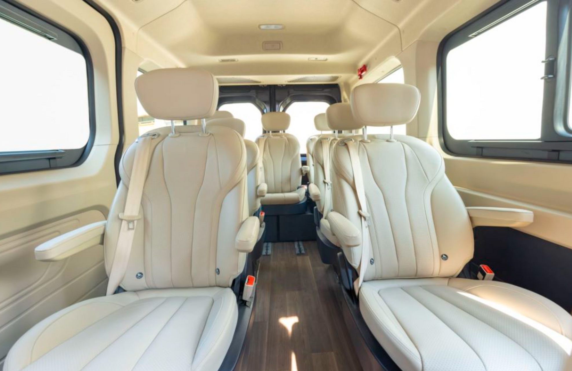 上汽大通maxus新途v90豪华商务轻客震撼来袭!