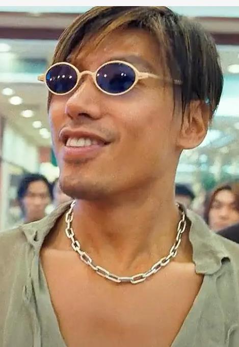 张耀扬黑发显年轻!与林国斌聚餐,何家劲:乌鸦哥会不会掀桌子