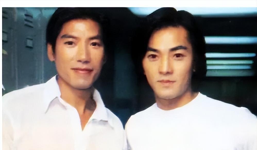 张耀扬黑发显年轻!与林国斌聚餐,何家劲:乌鸦哥会不会掀桌子