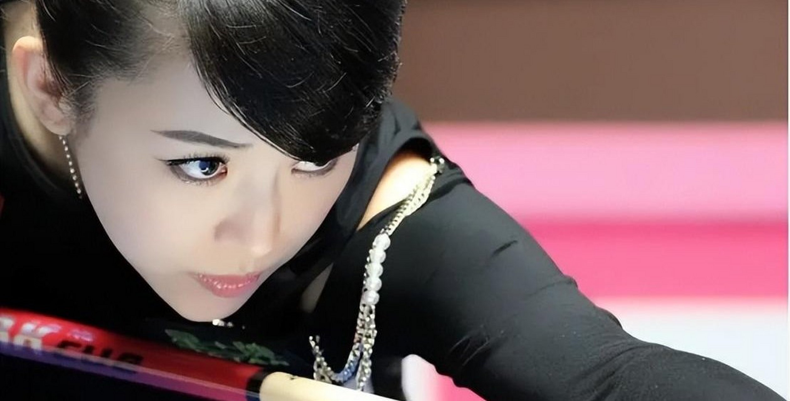 潘晓婷,台球界的璀璨明星!16岁起横扫赛场,"九球女王"美誉传天下.