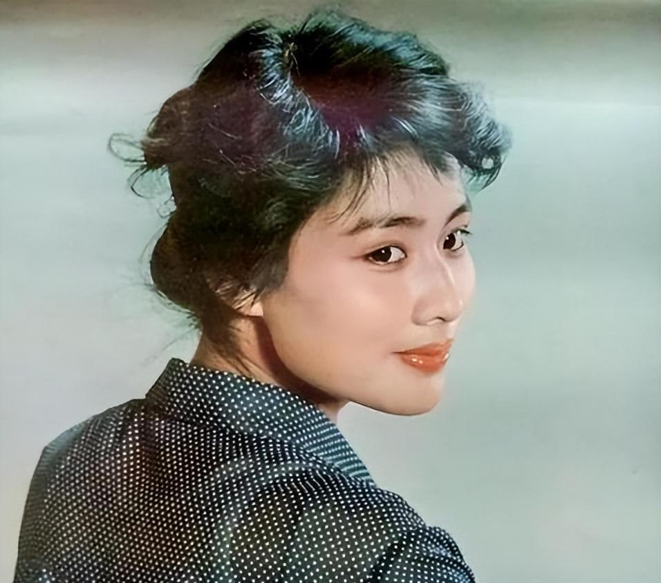 一嫁演员祝延平 二嫁杜淳老爸杜志国 如今老了跟儿子相依为命