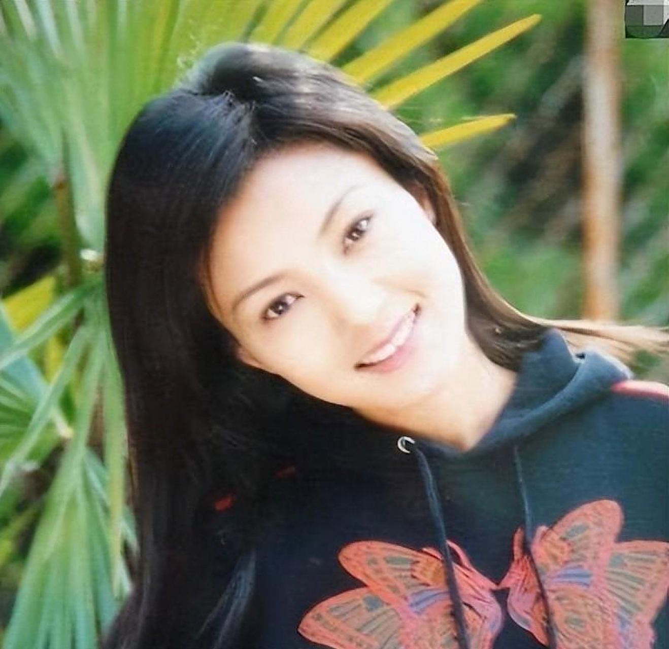 谢雨欣从普通家庭女孩到巨星的传奇人生,因涉逃犯丑闻跌入谷底.