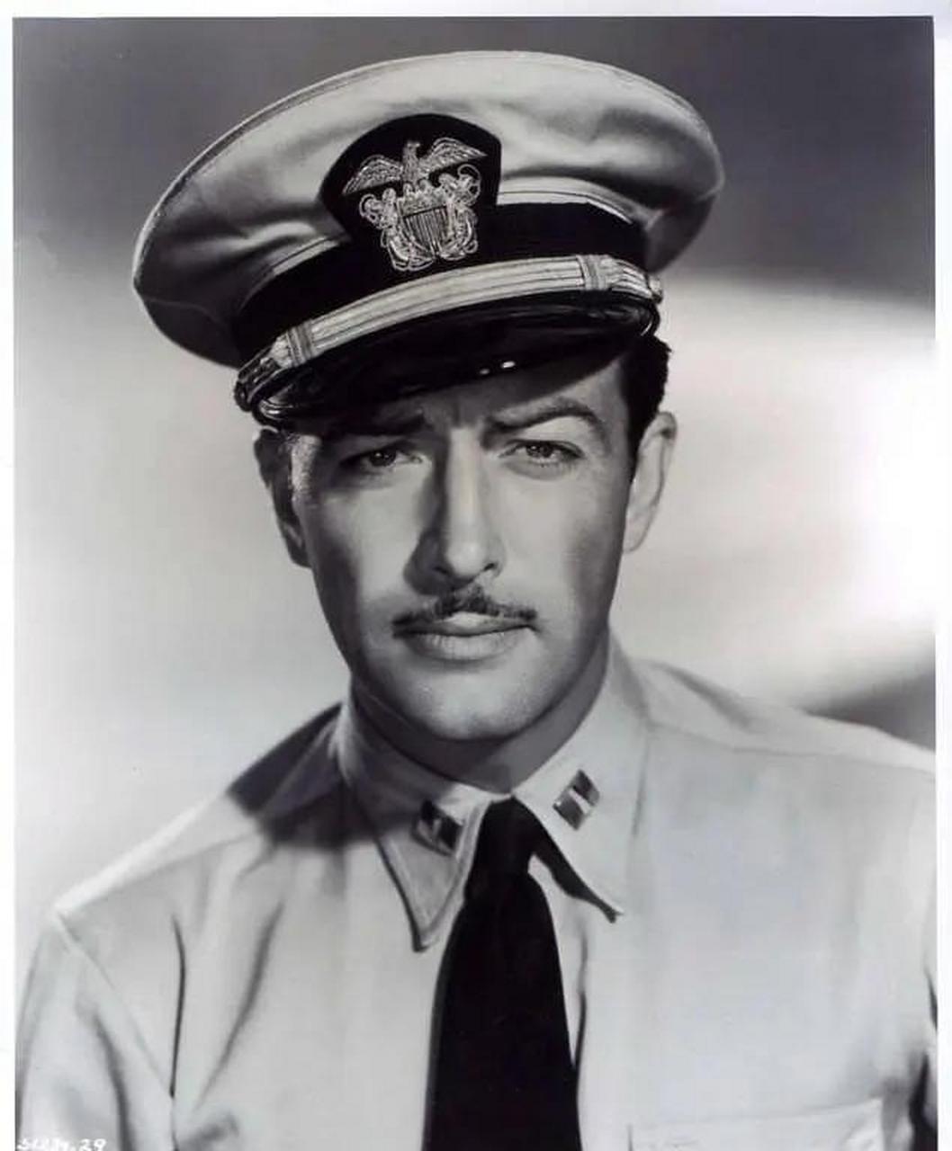 罗伯特·泰勒以温文尔雅和贵族风范著称,其演技精湛,与费雯丽在《魂断