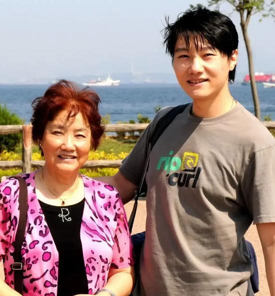 艺术家祝希娟:和初恋老公甜蜜到老,有儿女咋晚年住养老院