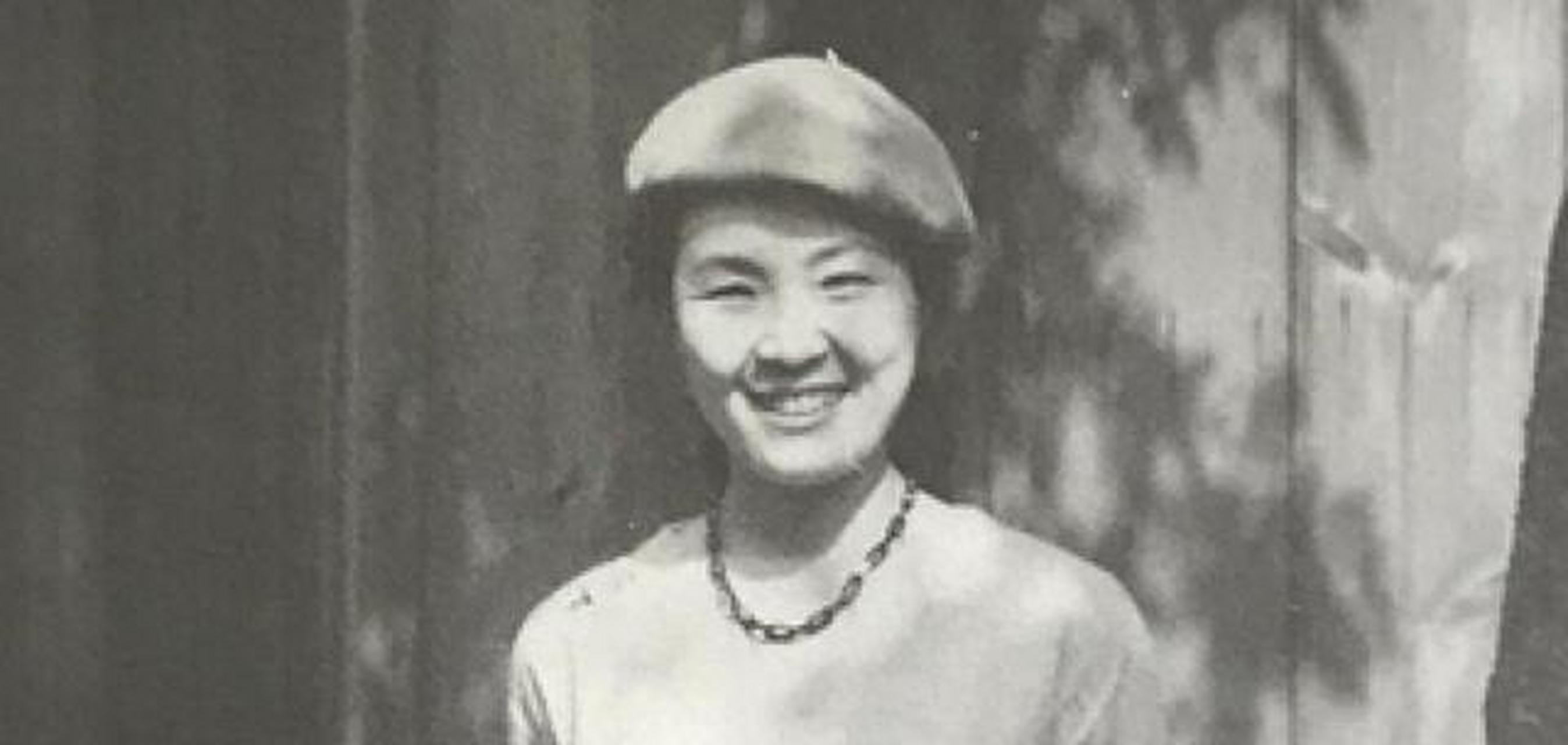 日本女尼濑户内寂听经历多段感情波折后遁入空门,虽无法割舍酒肉之欢