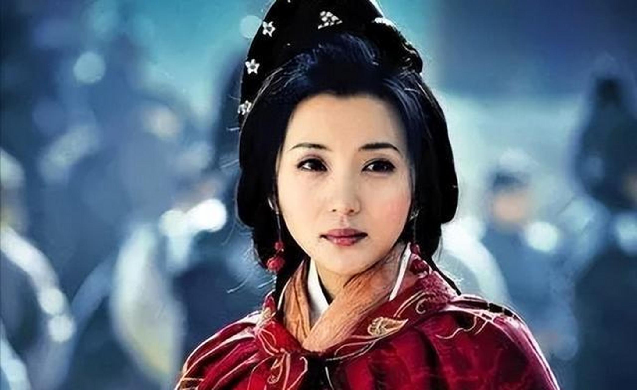 西施助越国,王昭君远嫁匈奴;貂蝉倾倒吕布成"美人计",杨玉环与唐玄宗