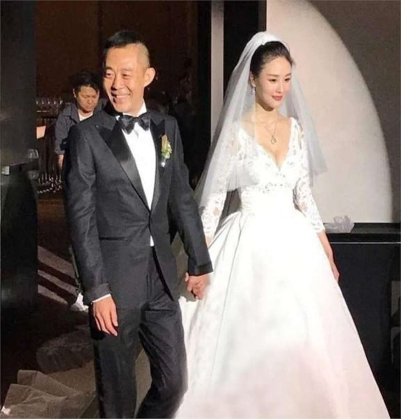 侯勇老婆王瑞怀孕图片