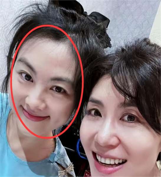 李健老婆孟小蓓图片