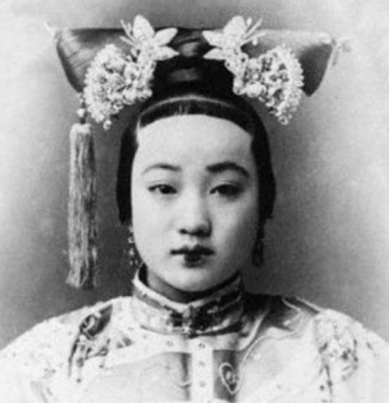 珍妃坠井2年后,娘家为打捞遗体烧香叩头,崔玉贵直呼慈禧亏心
