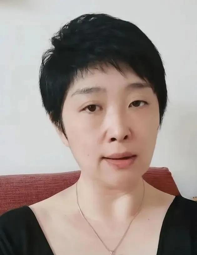 石富宽老婆照片图片