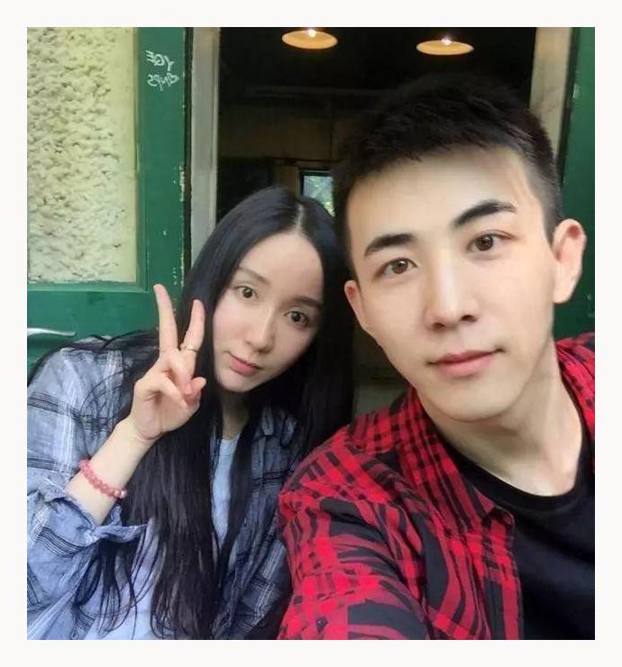 娄艺潇新恋情曝光!在男友怀中撒娇并带其回家过夜,男方长相曝光