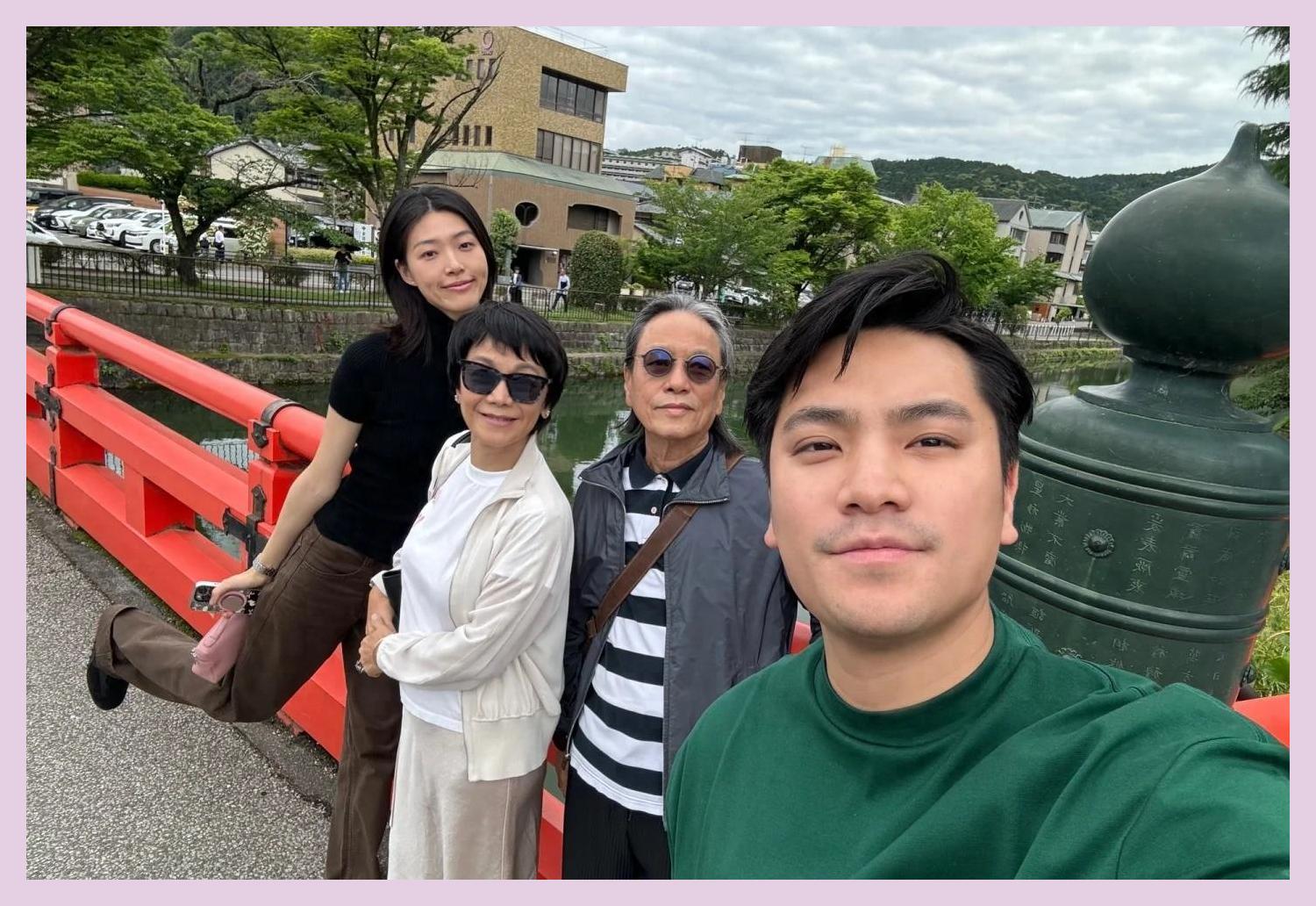 张艾嘉一家内地过节,儿子走出绑架阴霾撒狗粮,富商老公头发花白
