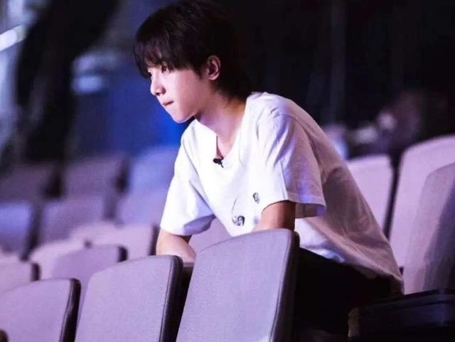 "狂妄过头"华晨宇:惹张杰当众嘲讽可笑,敢言地位高过周杰伦