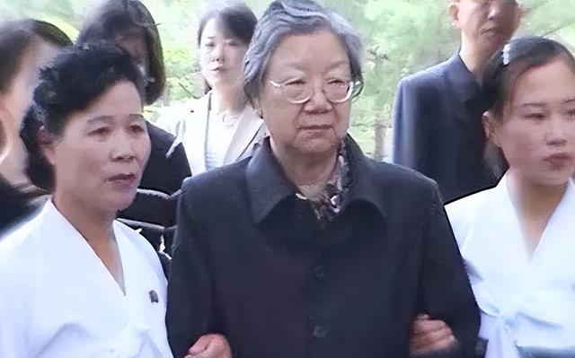 2022年刘思齐逝世:李敏李讷未能到场送别,四个子女同镜场面感人