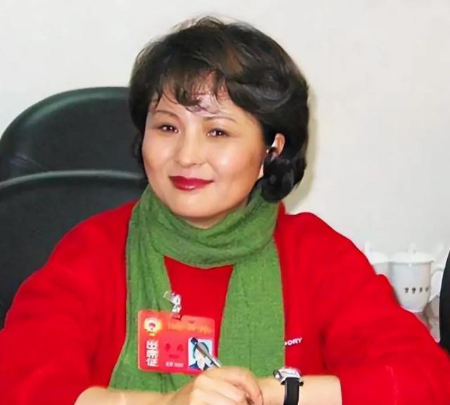 演员李羚:嫁大13岁初恋男友,婚后住10平米废弃车库,现状如何?