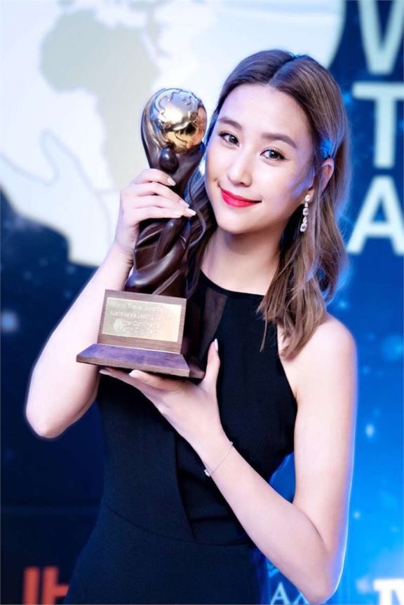 33岁何超莲转行当演员,嫁人后独自度过的时间多,干脆拍戏找乐子