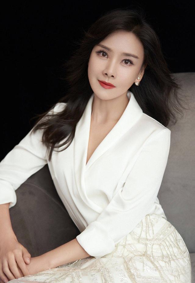 何琳:从上海走出的国际影后,她是老艺术家吕中的儿媳妇