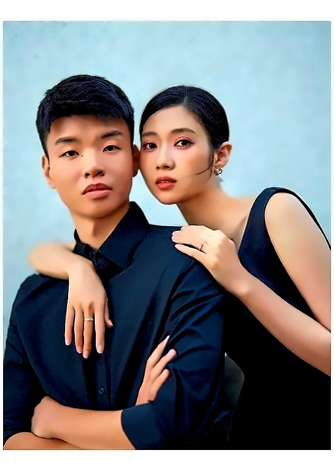 冠军情侣晒婚纱照,29岁奥运冠军事业爱情双丰收!