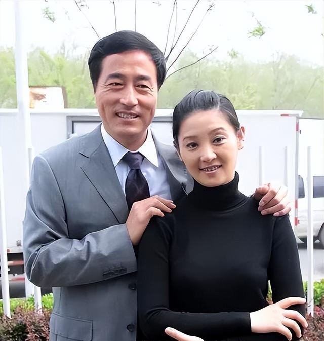 冯小刚与沈星夜宿八小时,看到徐帆的态度,才明白她是真精明