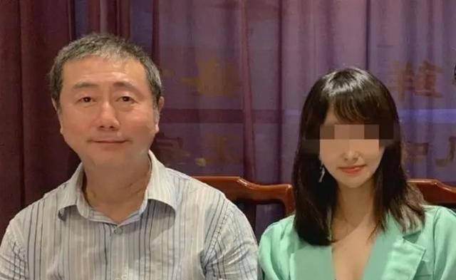 方宏进:从央视主持到被拘留,与妻女对簿公堂,60岁愧对女儿