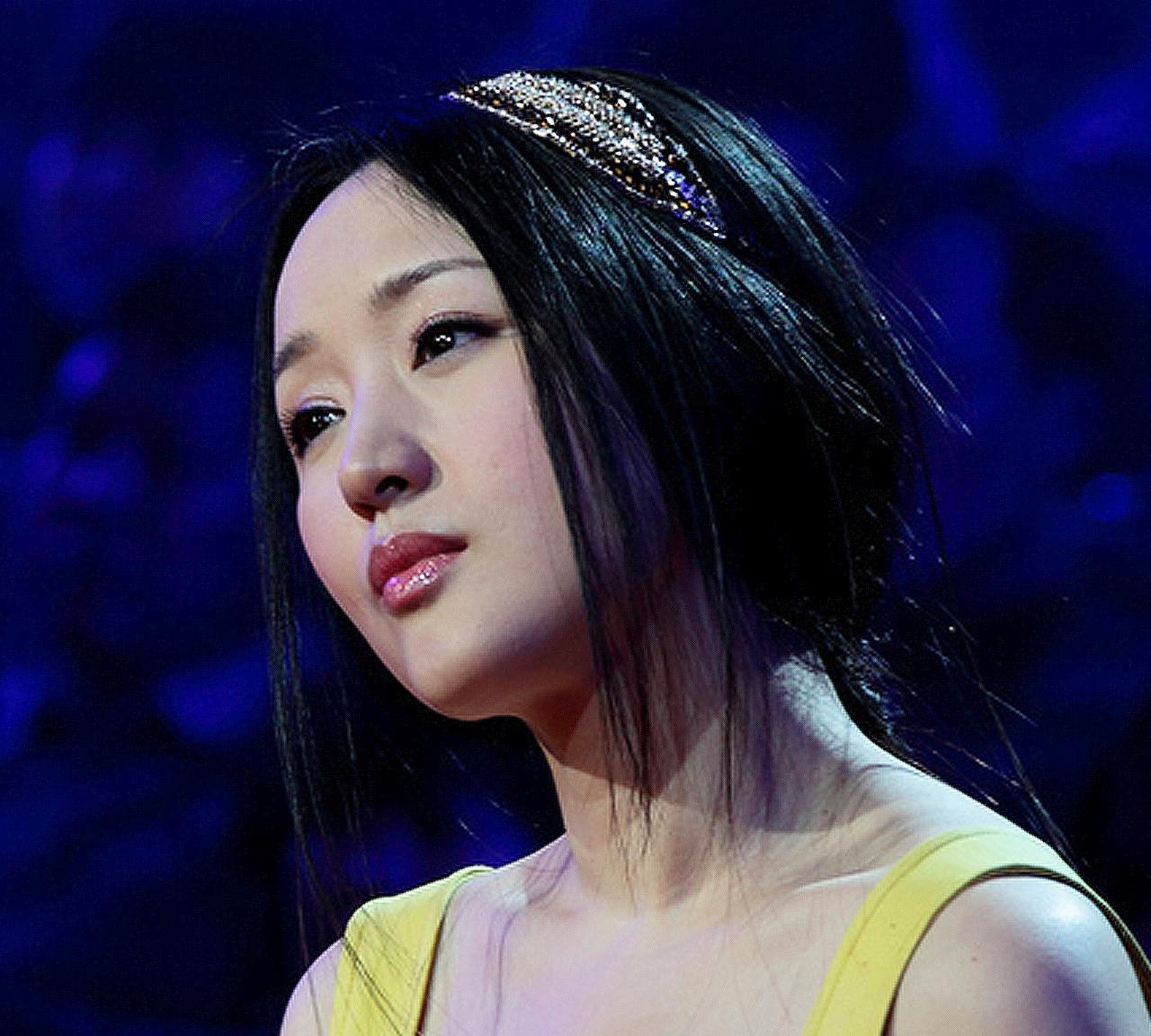 杨钰莹与毛宁青梅竹马 对赖文峰才是一见钟情 如今53岁仍未婚
