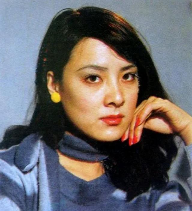 演员李萍:丈夫病重时忙着拍戏,丈夫去世5年,她的坚持让人泪目