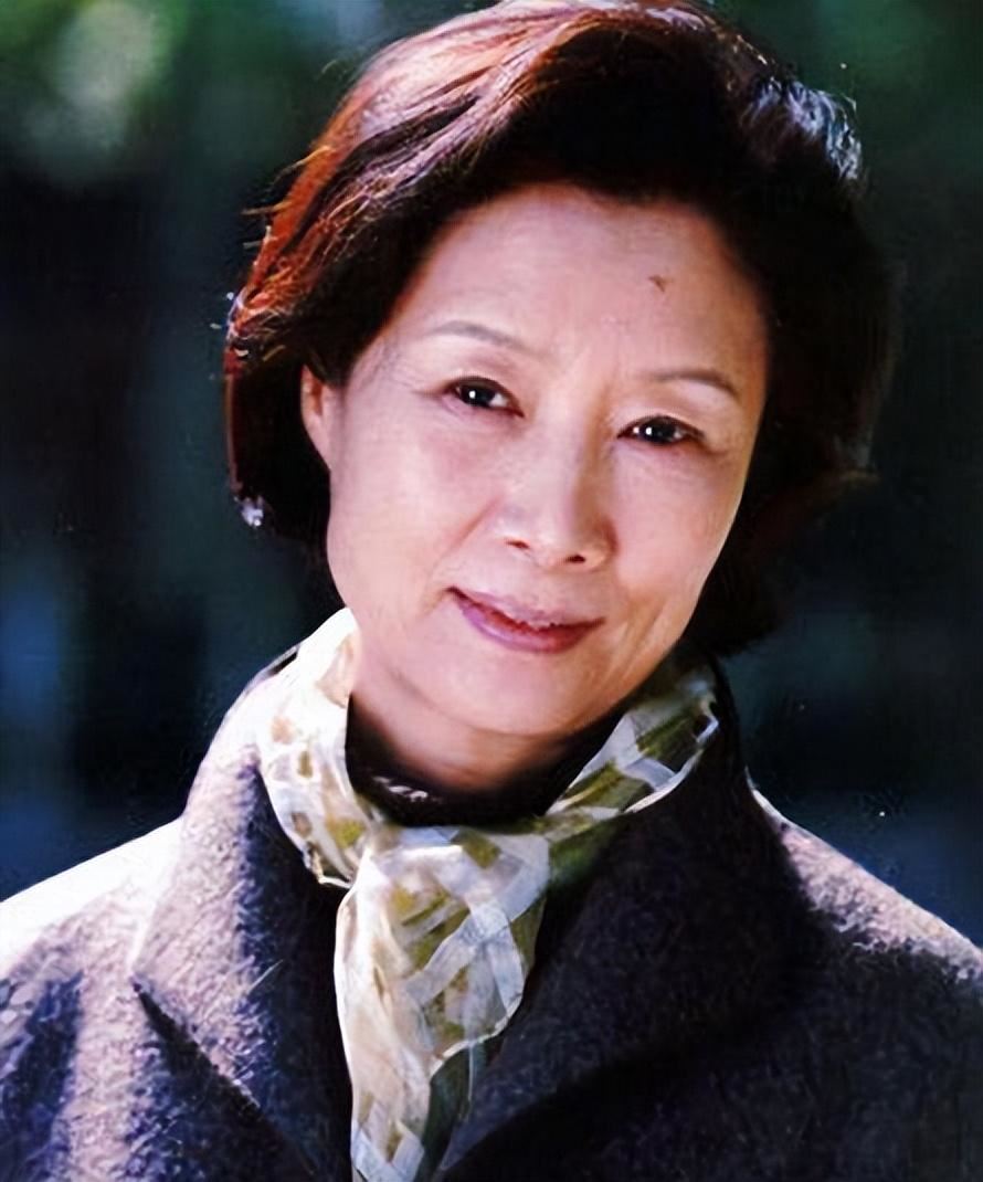 老戏骨吕中:老公病逝5年多,儿媳妇何琳让她在悲痛中坚定