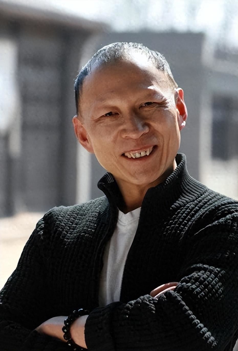 因"太丑"爆红的李明,演汉奸太像被出租车拒载,女儿长得太漂亮