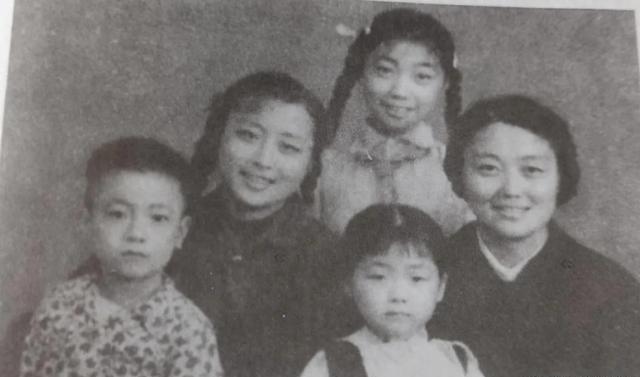 人间再无马金凤,世上再无"穆桂英",逝世后四个儿女现况如何?