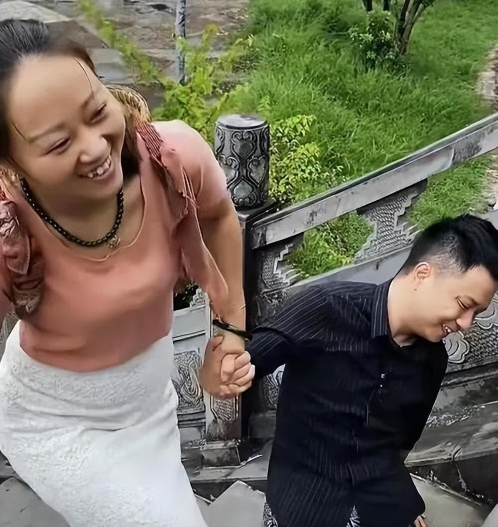 案件回顾:"连体夫妻"爆红后,无腿男抛弃断臂妻子