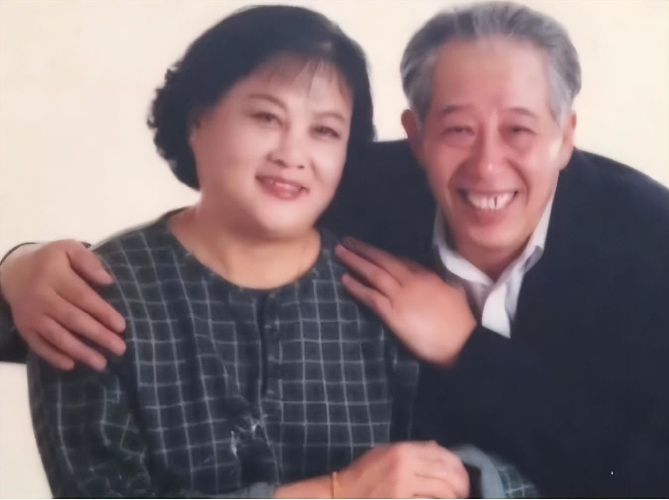 演员文兴宇,去世15年后,妻子整日以泪洗面,至今仍在怀念丈夫