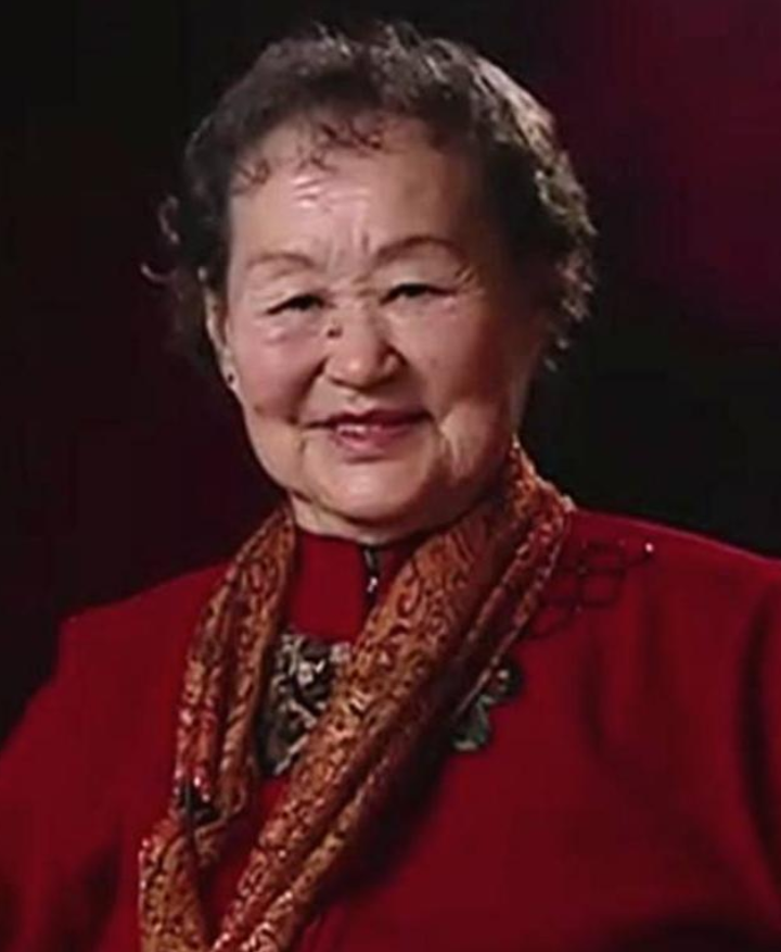 案件回顾:"嘎子奶奶"李健91岁逝世葬礼简单:无所来无所去