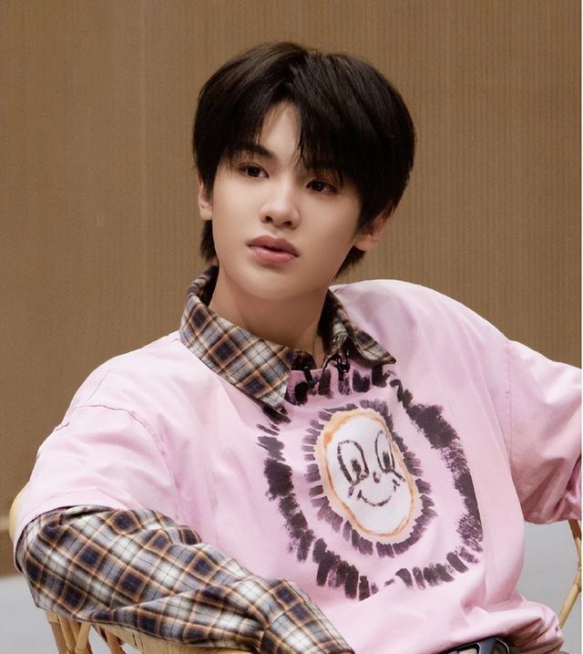 救场刘昊然不抢功,一句话暴露黄明昊高情商,难怪杨幂那么喜欢他