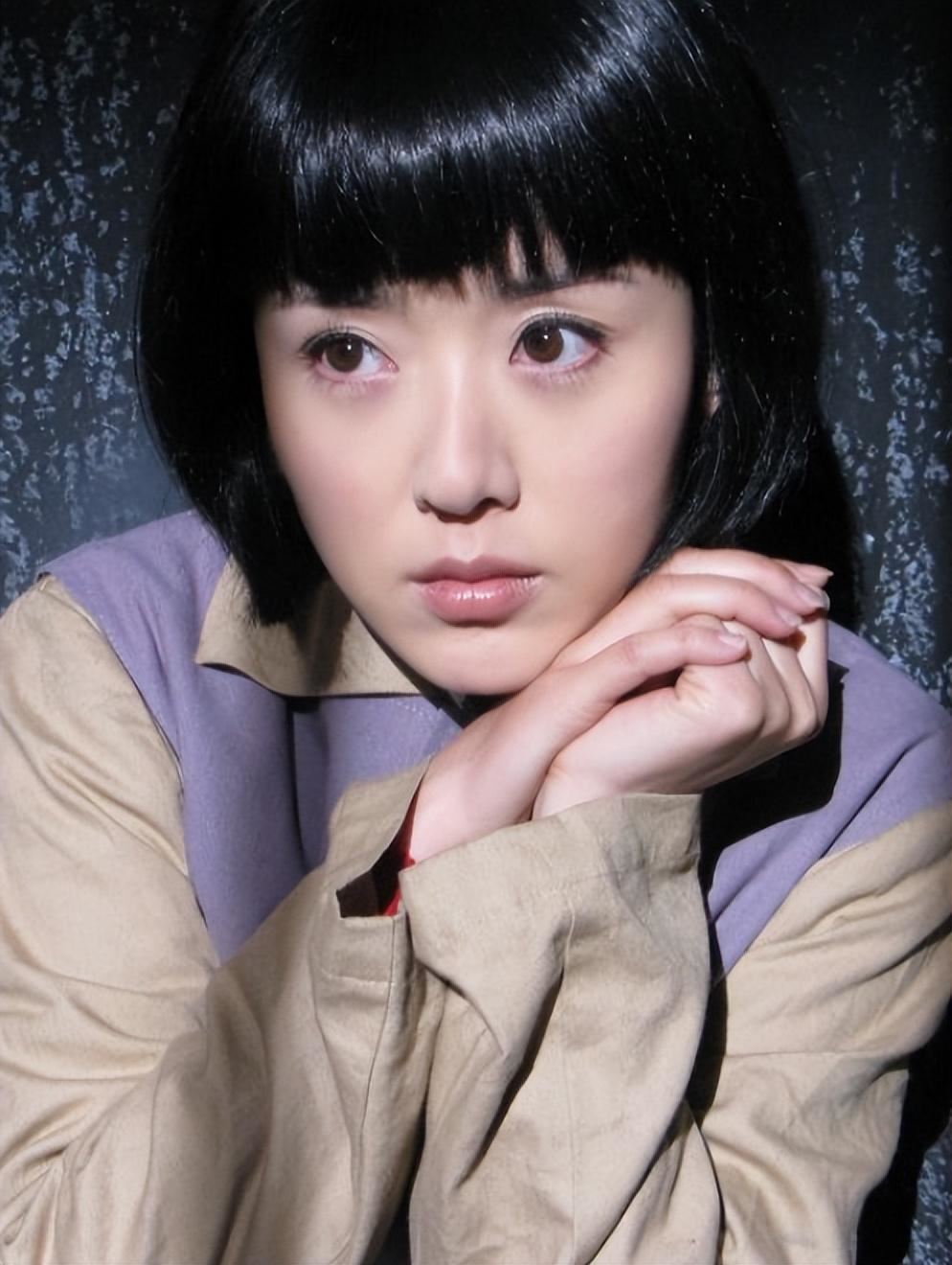 著名演员颜丹晨:44岁为小丈夫生儿子,家庭美满,幸福安康