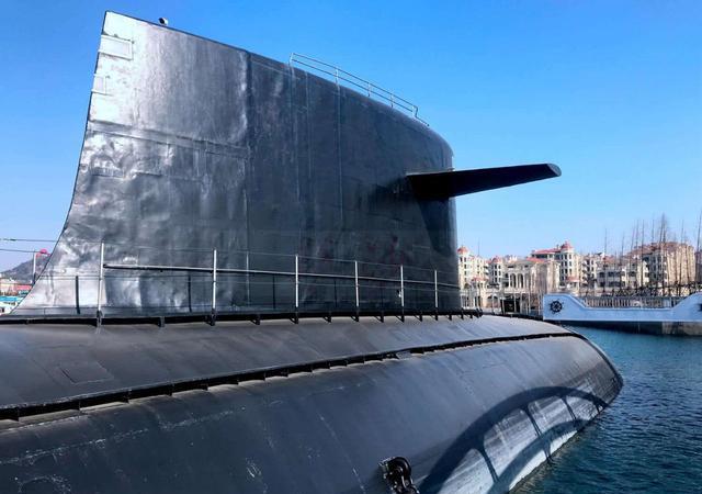 中国098型核潜艇亮相:抹平西方20年的差距,全电推进 磁流体