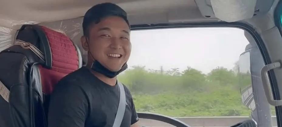 收破烂的小伙是谁(小伙收破烂的电视剧)