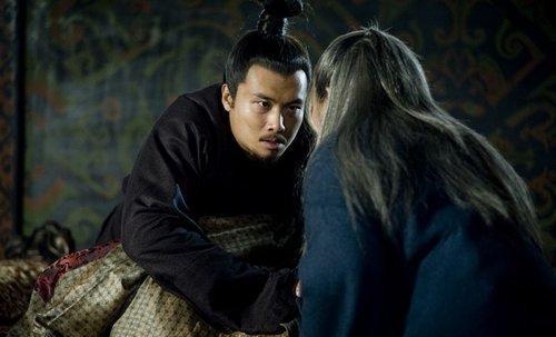 司马懿跪在曹丕病床前,含泪接受托孤,39年后孙子夺走曹魏江山