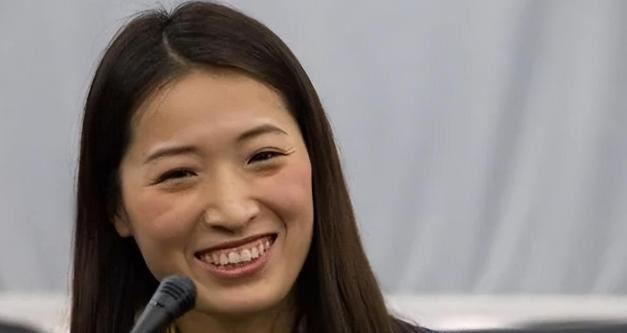 回顾鲍春来挚爱罗雪娟,她嫁富豪生一对儿女,他40岁仍孤身