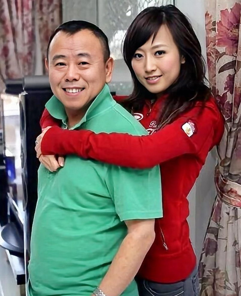 潘长江"晚节不保",他那位嫁给10亿富豪的女儿潘阳,现近况如何