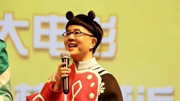 刘纯燕:荧幕风格大变,发掘何炅,却因一个发型被说"毁童年"