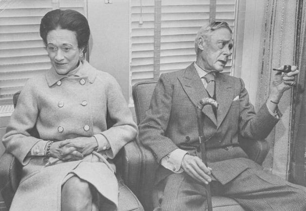 爱德华八世恋爱脑:42岁为爱放弃王位,晚年无儿无女还得靠侄女