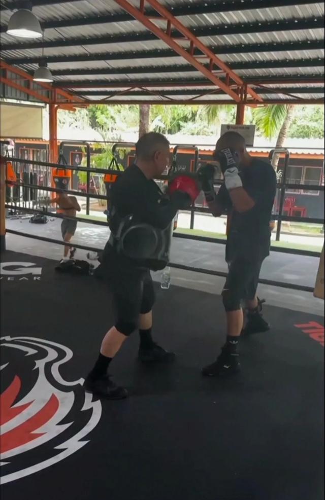 考斯塔茨尤带蒂姆茨尤训练:拳王老爸带拳王儿子训练,都厉害的