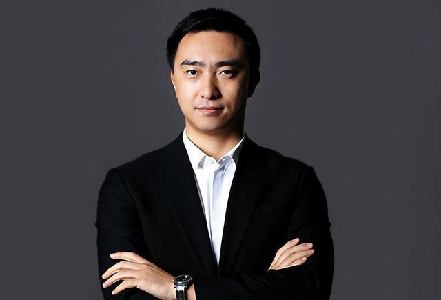 10年前,年薪百万清华高材生辞工,与妻子在街头卖煎饼,后来如何