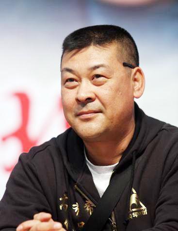 著名演员侯传杲:患过癌,妻子出过车祸,患难夫妻相爱一生